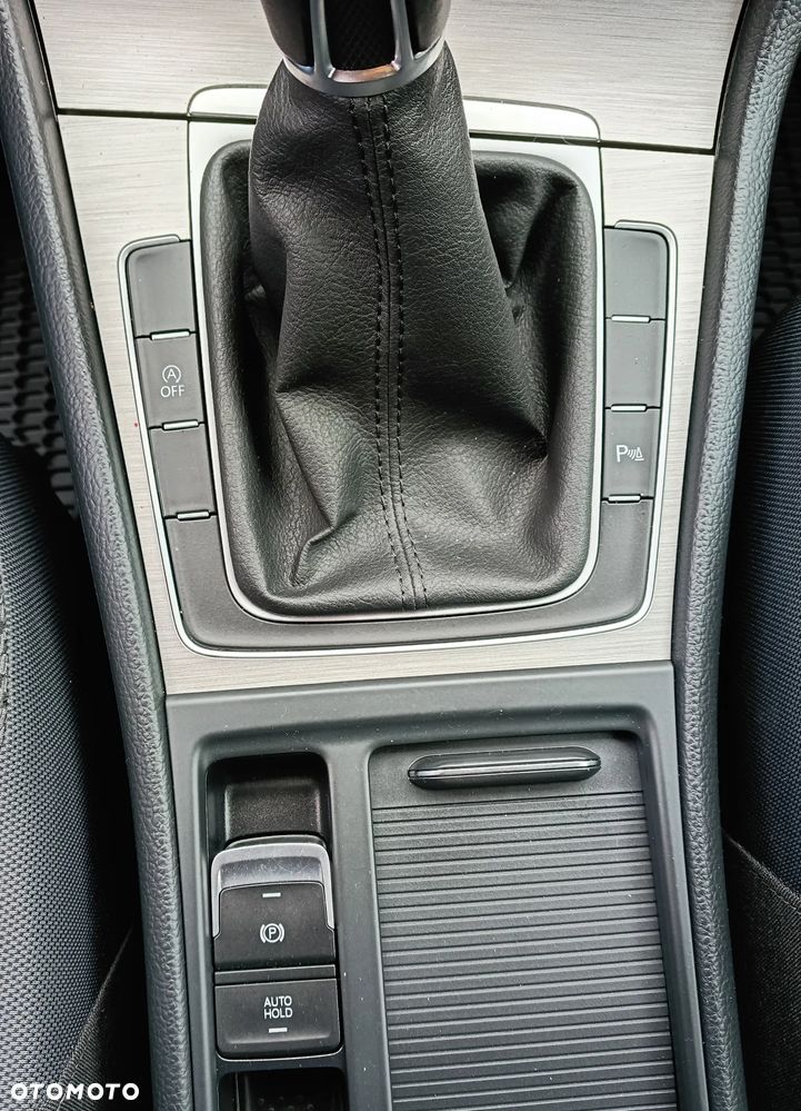 Volkswagen Golf - 24
