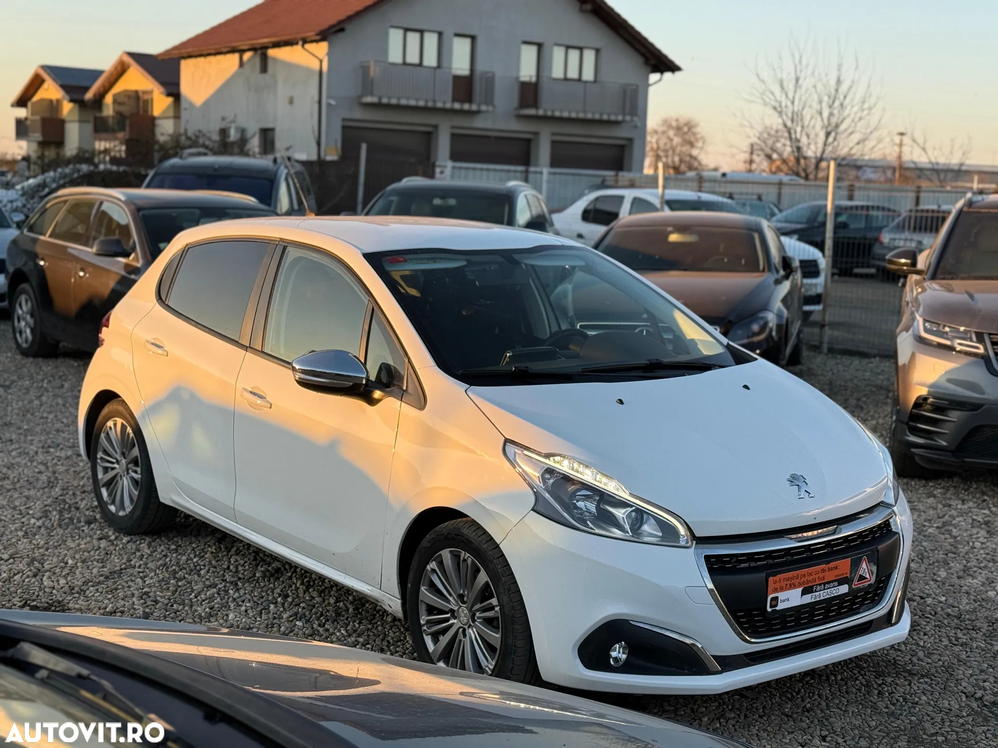 Peugeot 208 1.6 e-HDi FAP STT Allure - 6