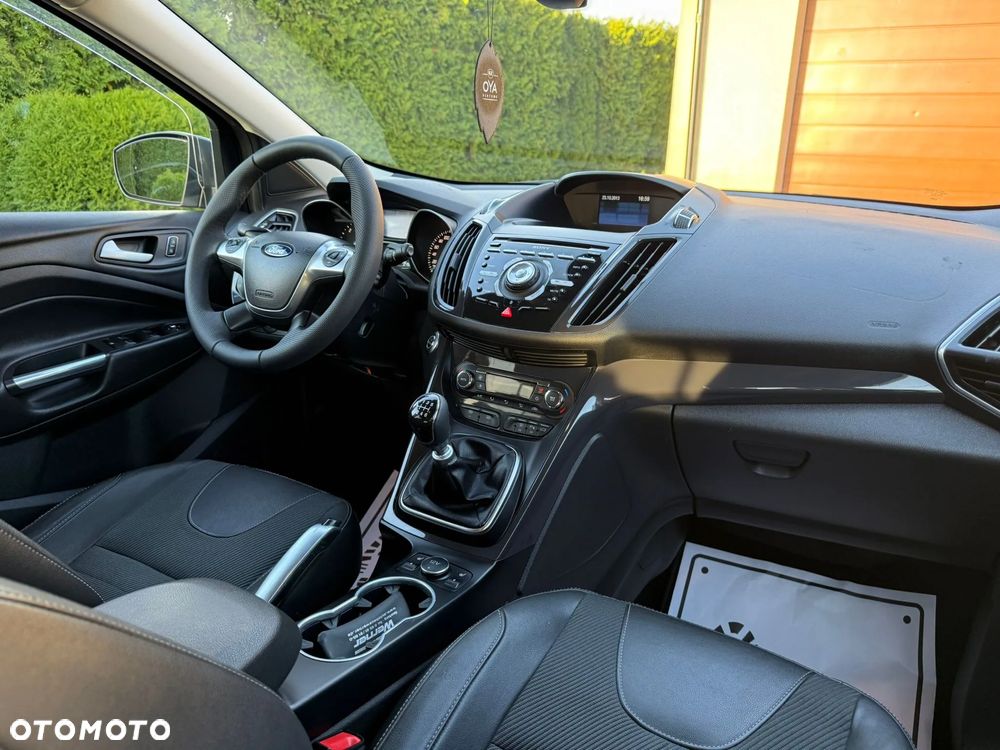 Ford Kuga 2.0 TDCi 4x4 Titanium - 17