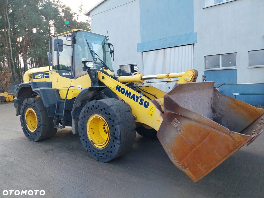 Komatsu WA270-7 - 12