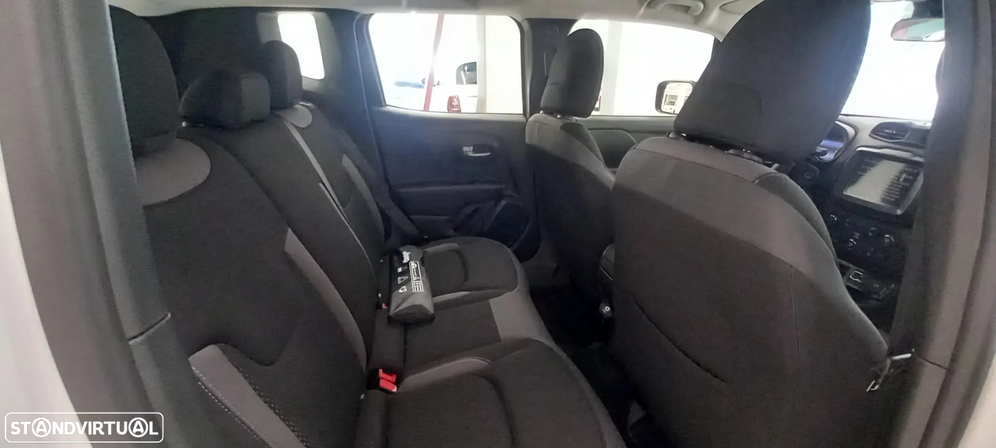 Jeep Renegade 1.5 TG e-Hybrid Limited DCT - 11