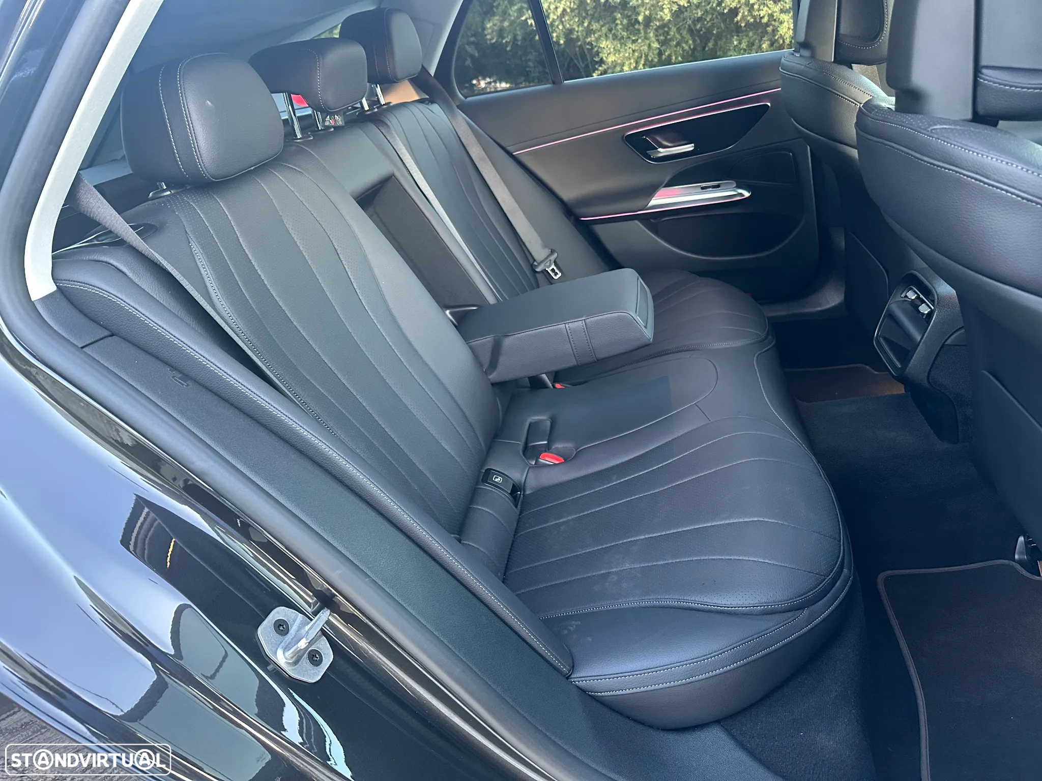 Mercedes-Benz E 300 e Avantgarde - 12