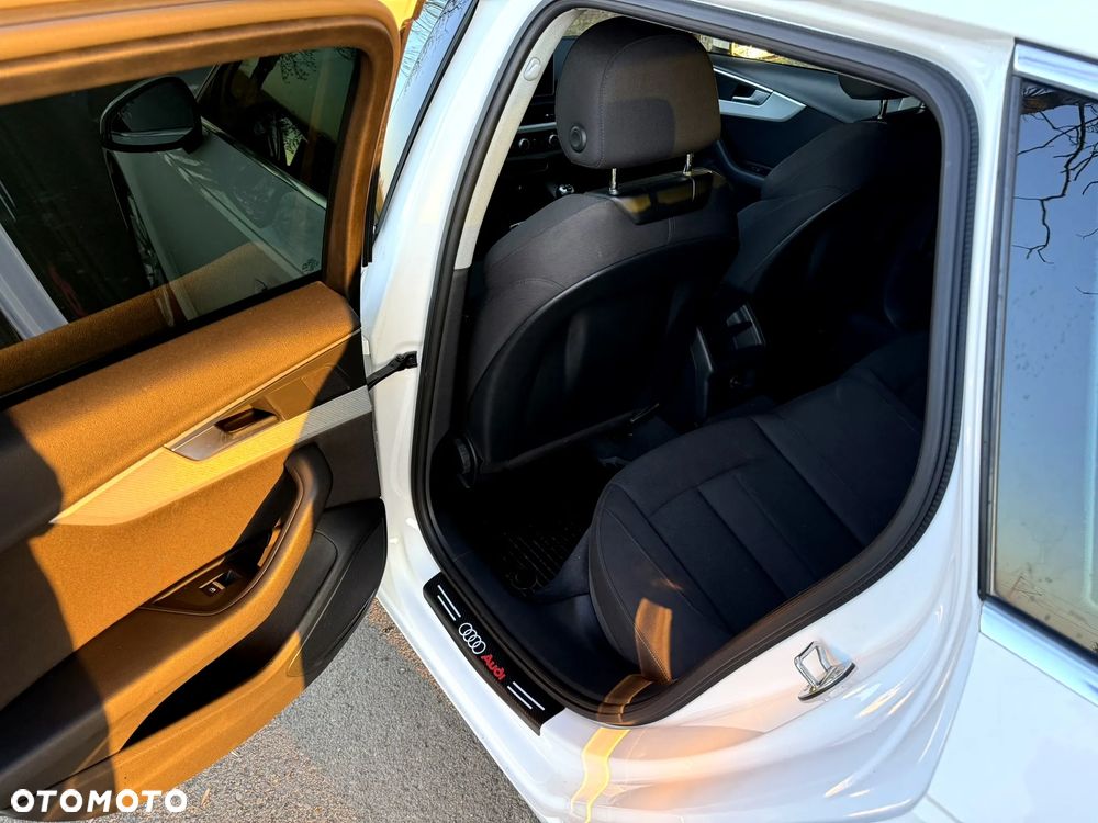 Audi A4 Avant 2.0 TDI quattro sport - 22