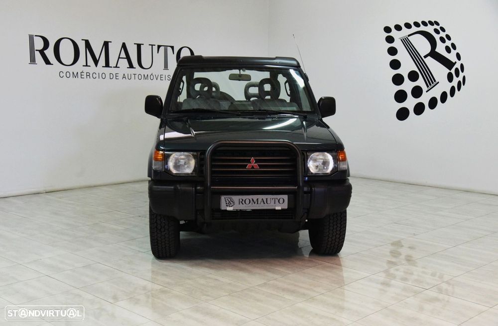 Mitsubishi Pajero - 2