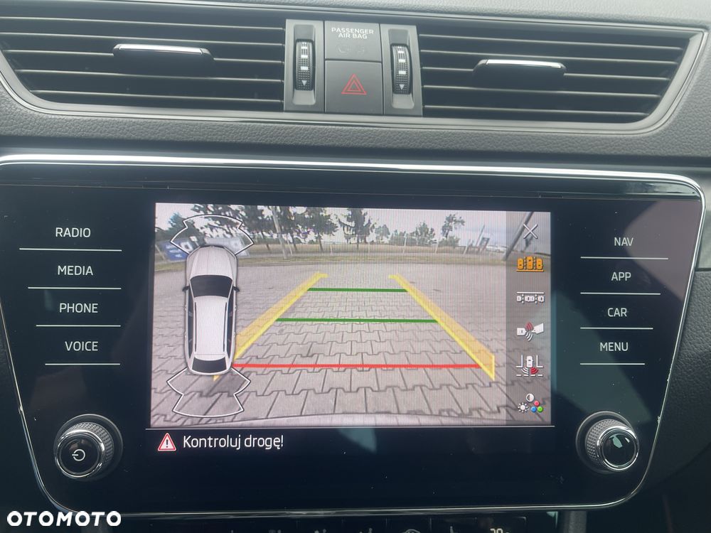Skoda Superb 2.0 TDI SCR Sportline DSG - 19