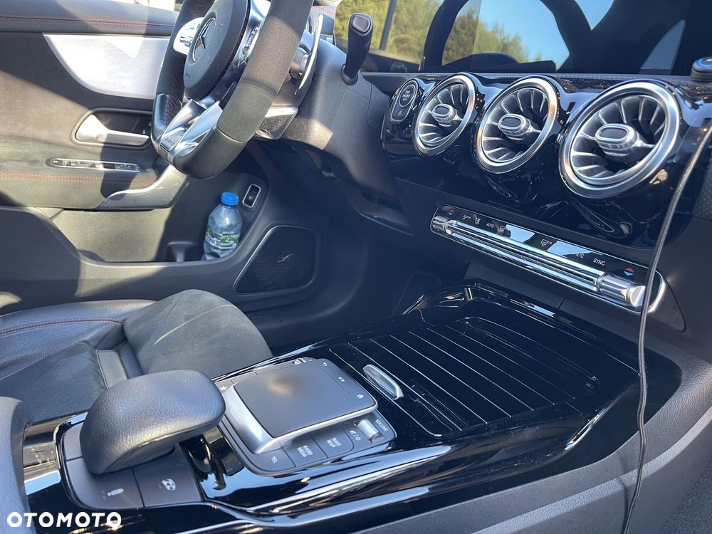 Mercedes-Benz CLA AMG 45 S 4-Matic 8G-DCT - 17