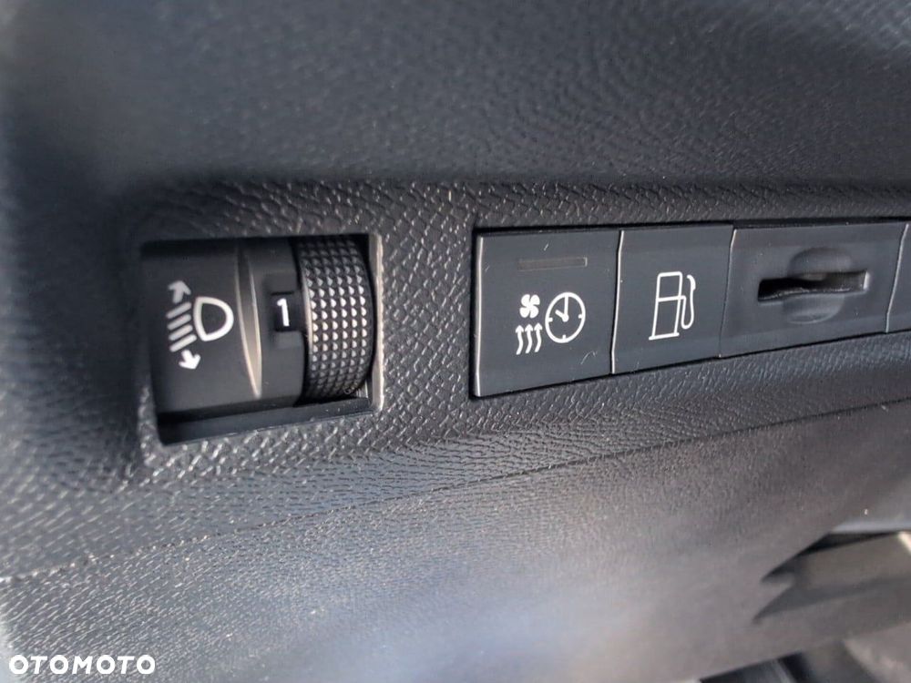 Peugeot 308 1.6 Hybrid PHEV Allure EAT8 - 13
