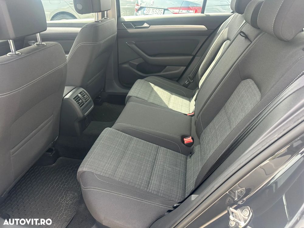 Volkswagen Passat 2.0 TDI DSG Comfortline - 10