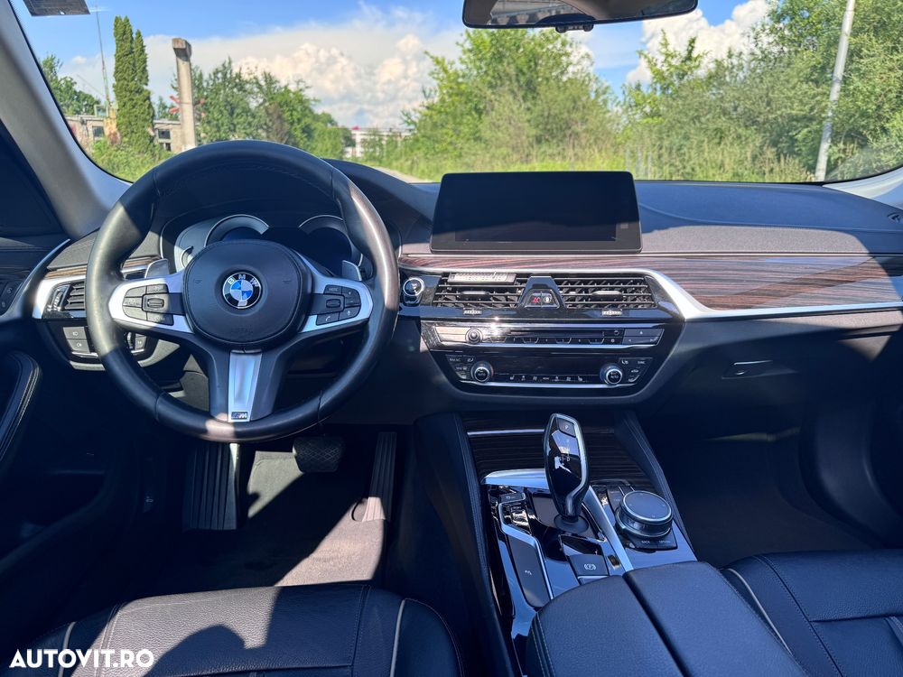 BMW Seria 5 520d xDrive Aut. Luxury Line - 7