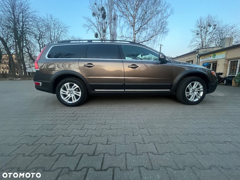 Volvo XC 70 D5 AWD Momentum - 5