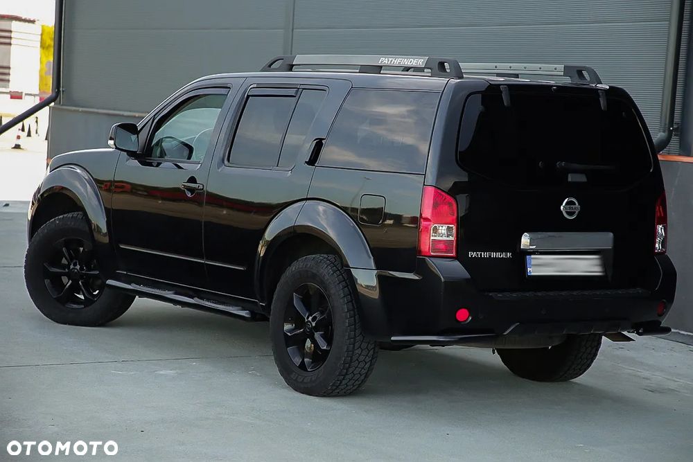 Nissan Pathfinder 2.5 D LE EU5 - 7