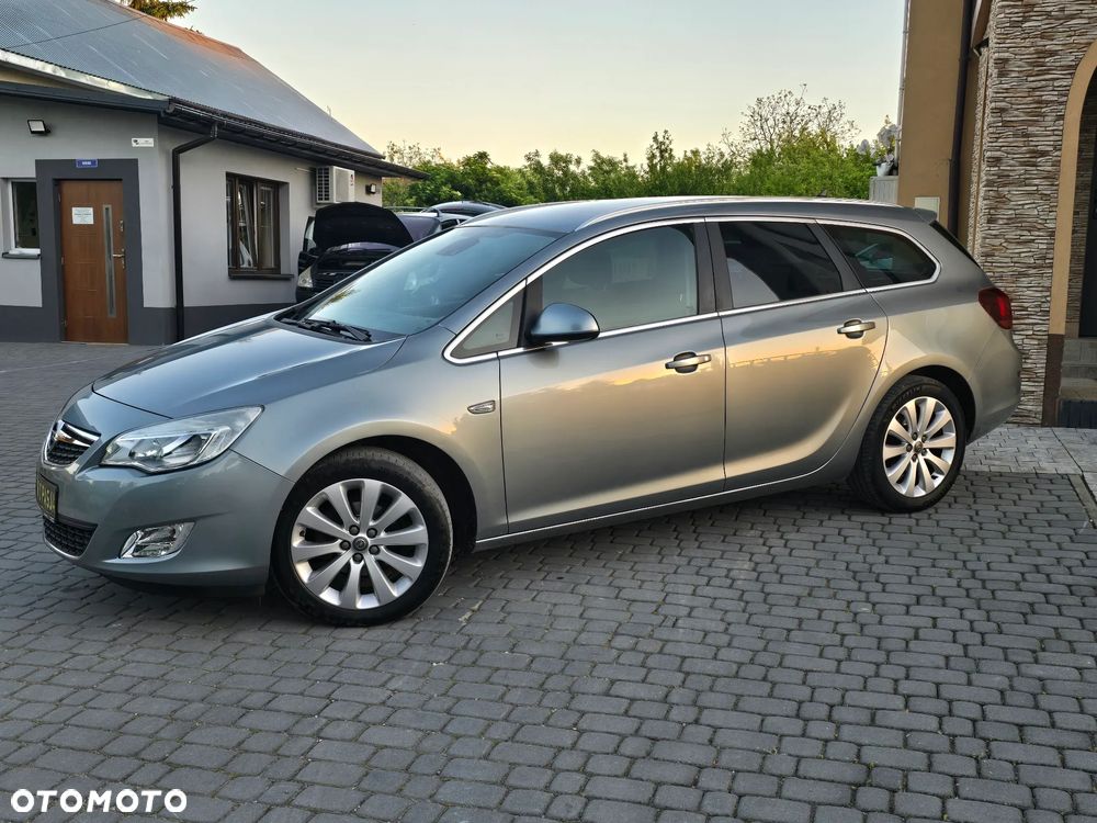 Opel Astra 1.4 Turbo Cosmo - 4