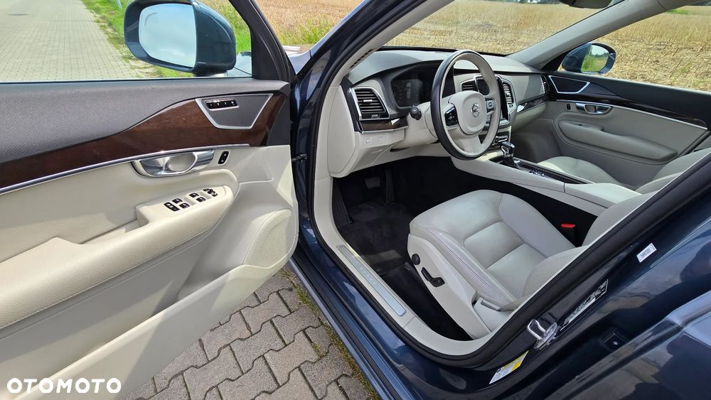 Volvo XC 90 T6 AWD Momentum 7os - 11