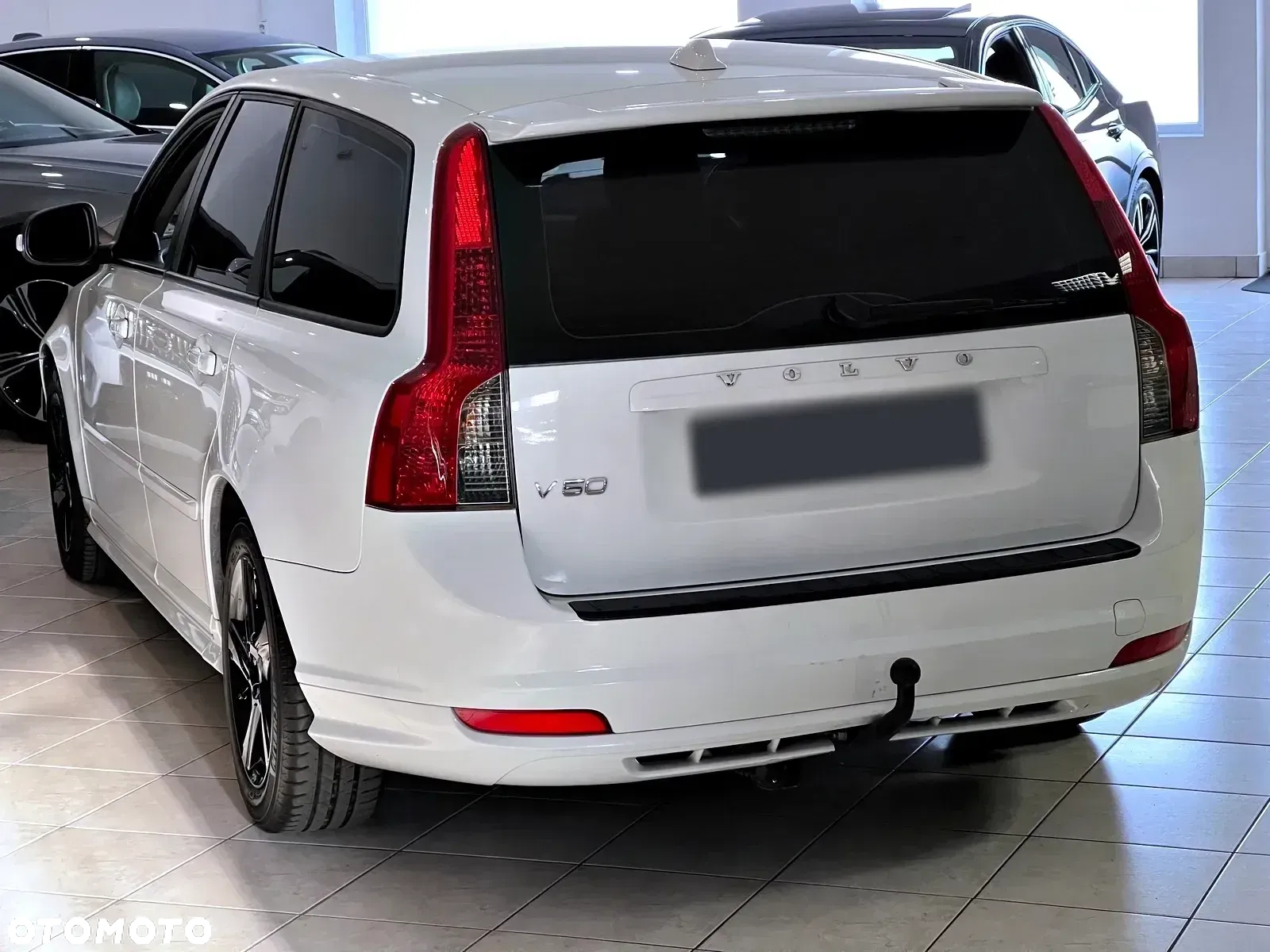Volvo V50 D2 R-Design - 6
