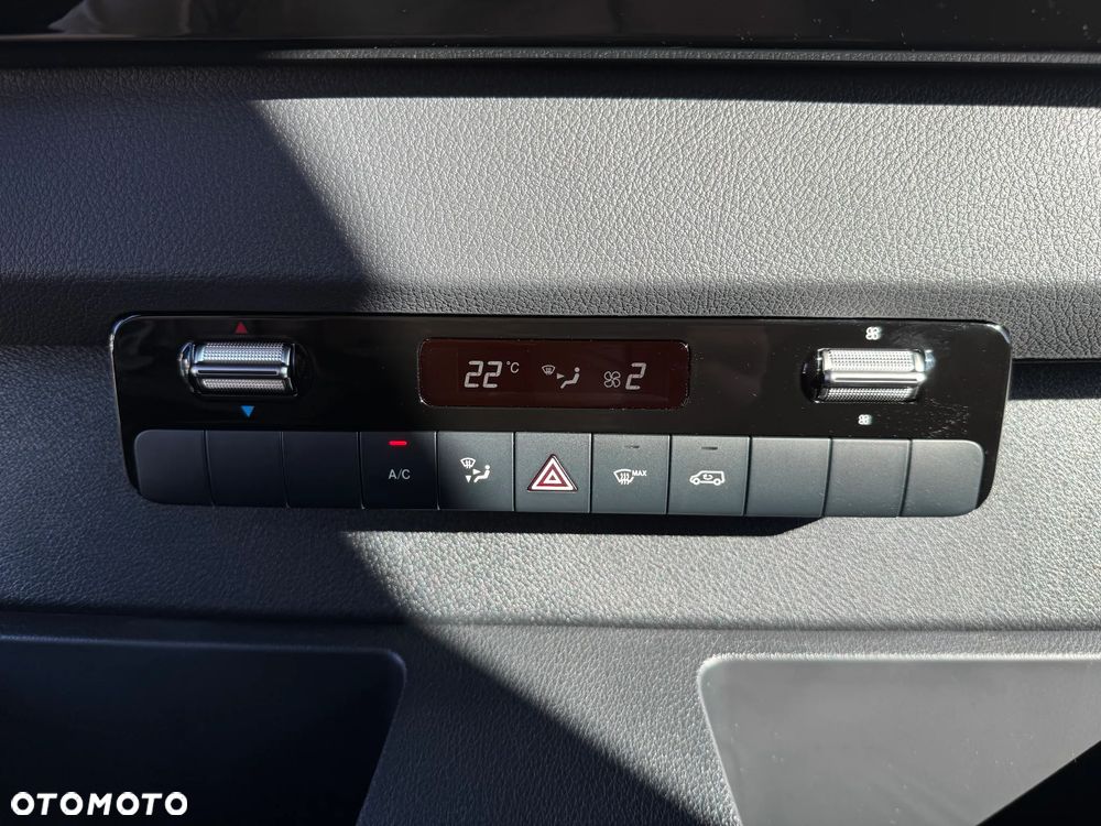 Mercedes-Benz Sprinter - 24
