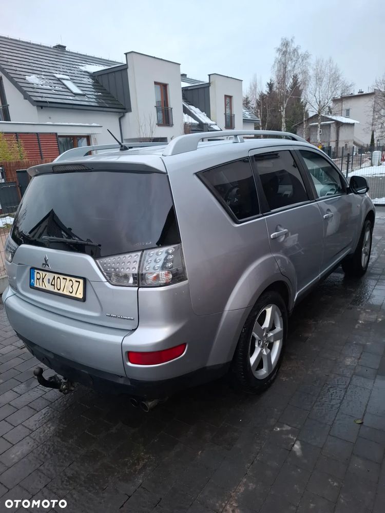 Mitsubishi Outlander - 3