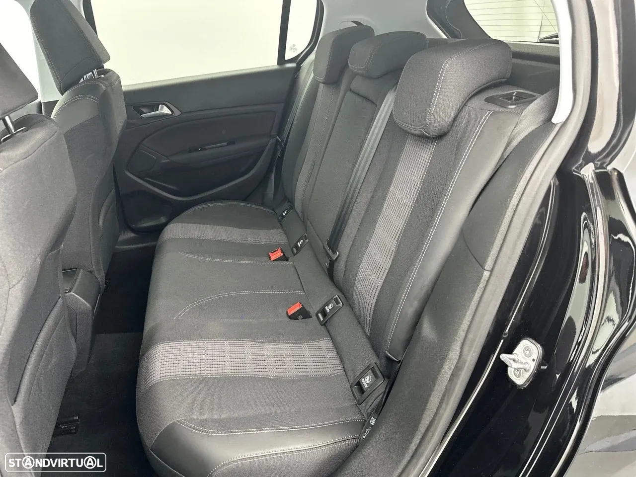 Peugeot 308 1.2 PureTech Allure EAT8 - 6