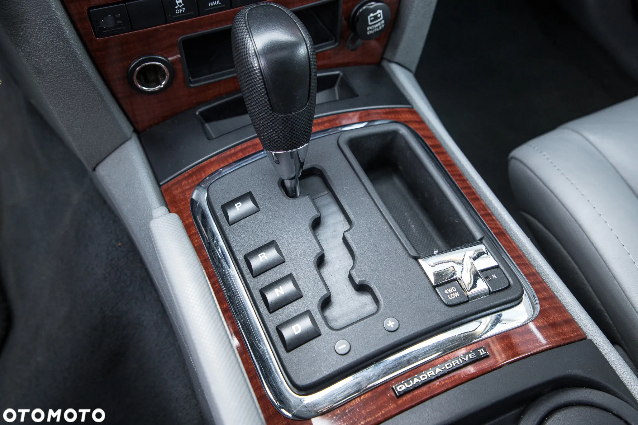 Jeep Grand Cherokee - 22