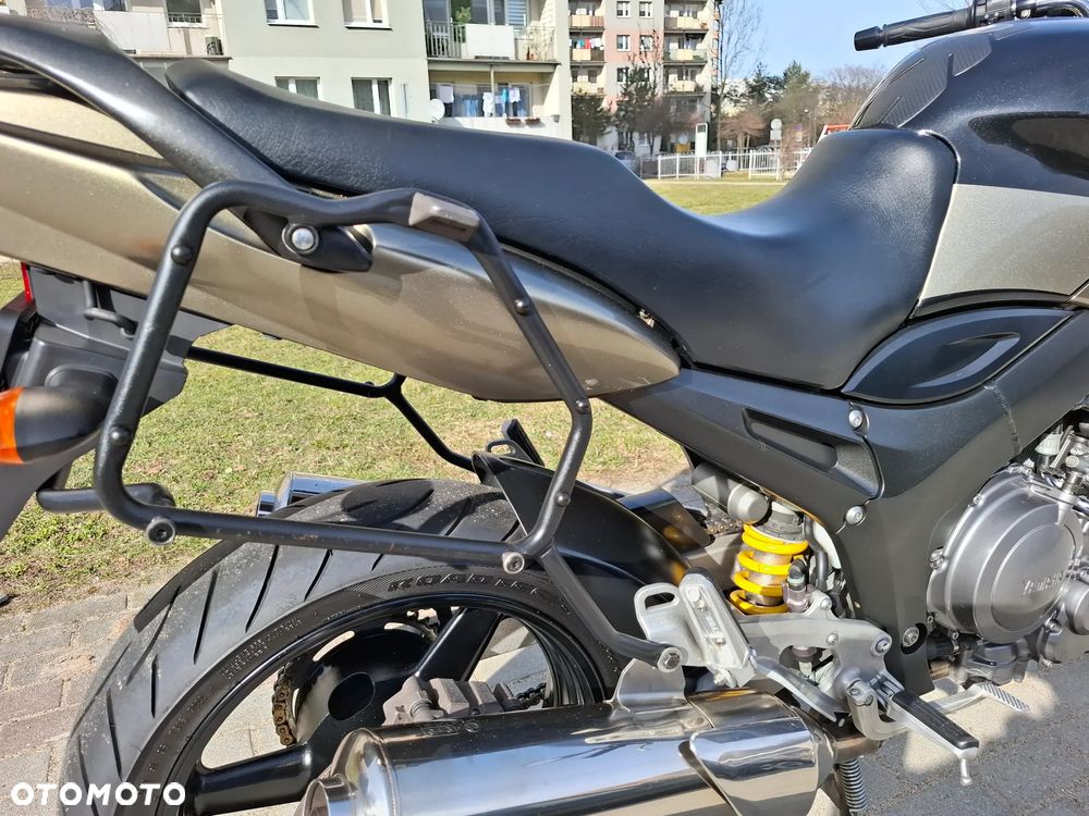 Yamaha TDM - 28