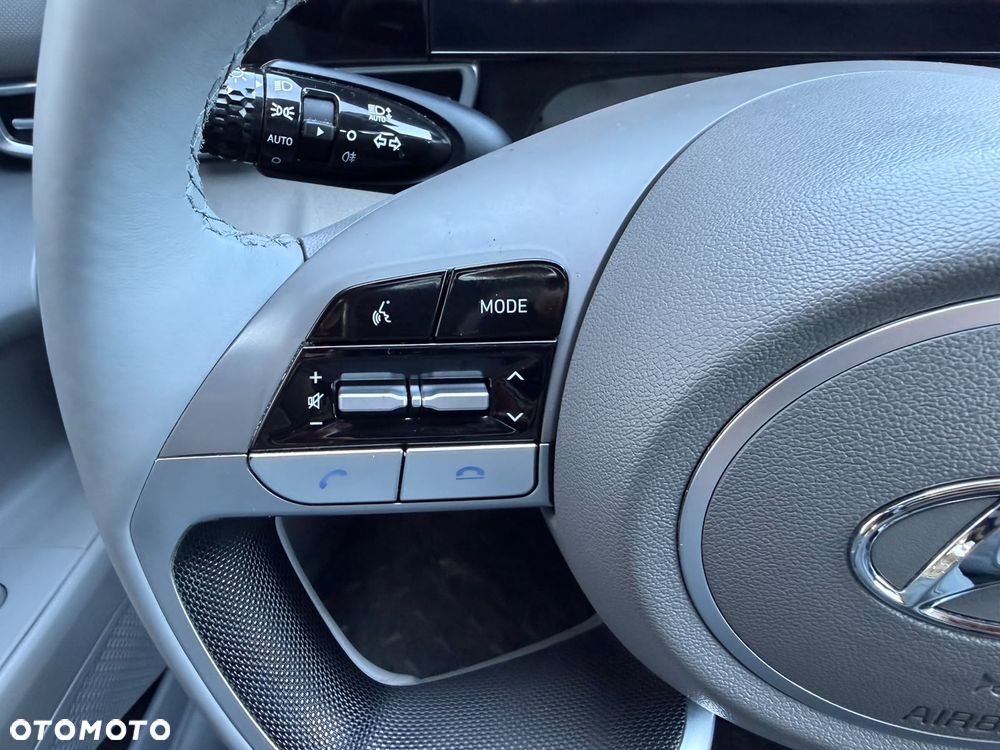 Hyundai Elantra 1.6 Executive CVT - 35