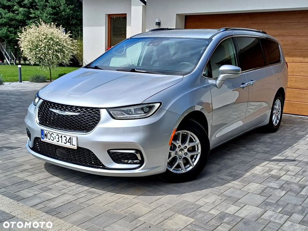Chrysler Pacifica - 1