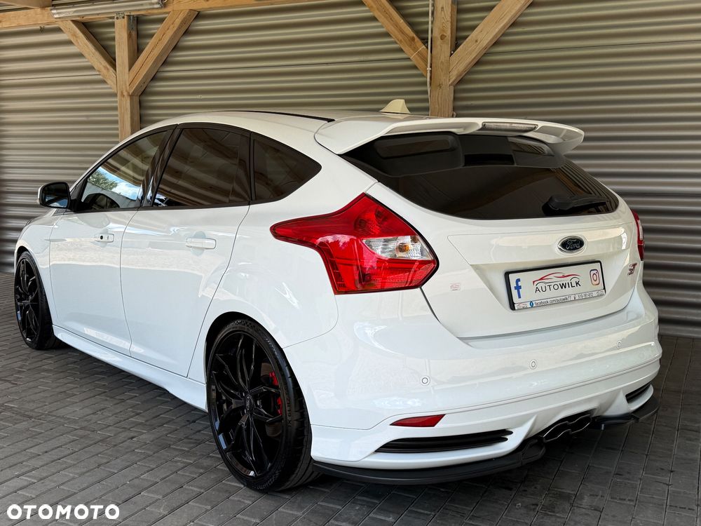 Ford Focus 2.0 EcoBoost ST mit Leder-Exclusiv-Paket - 3