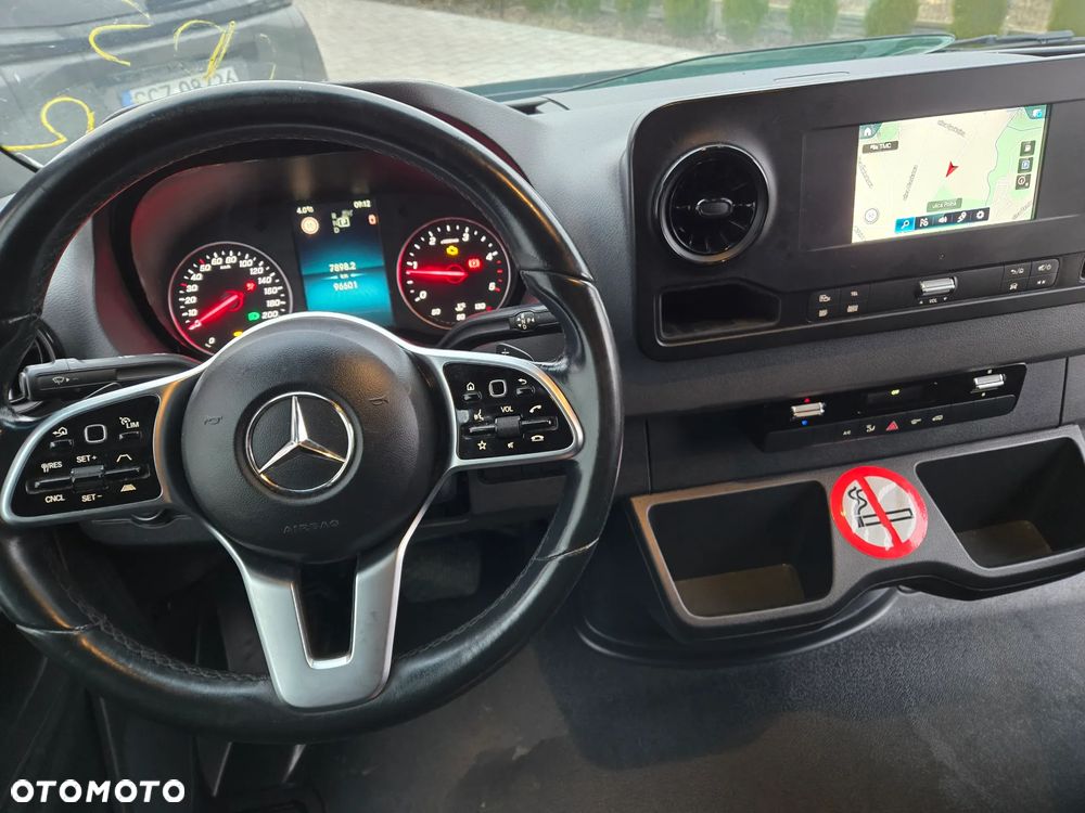 Mercedes-Benz Sprinter - 9