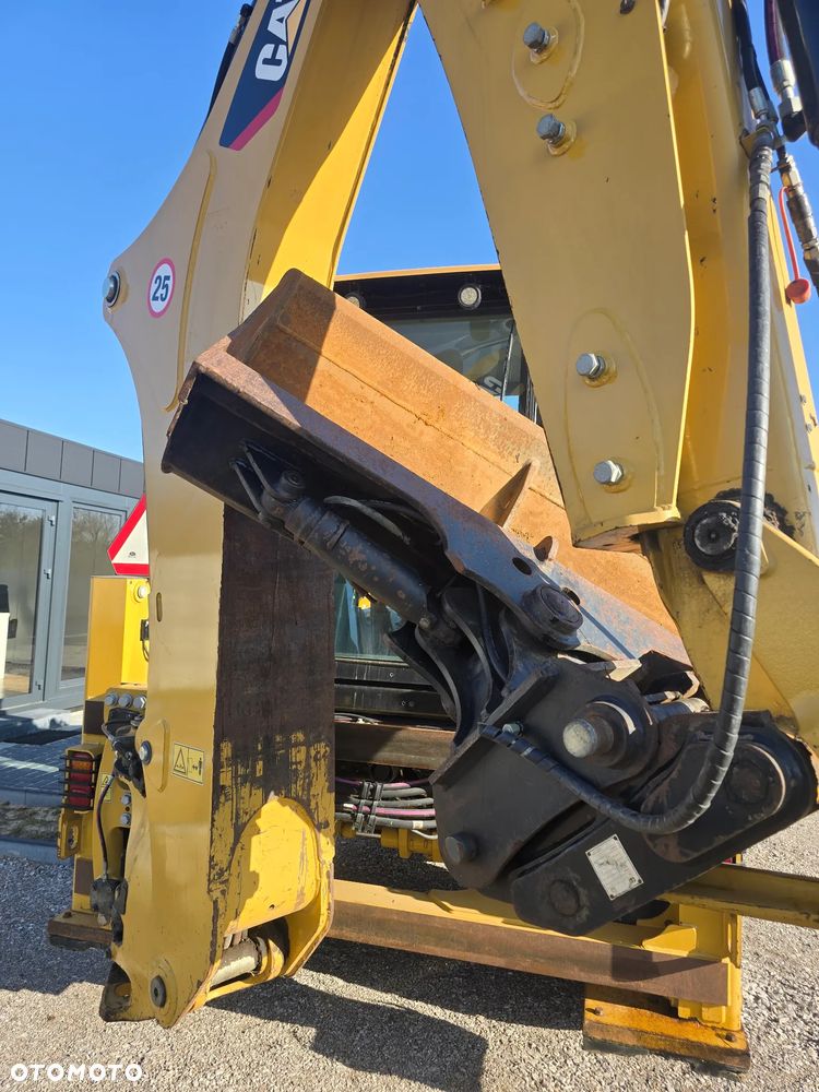 Caterpillar - 16
