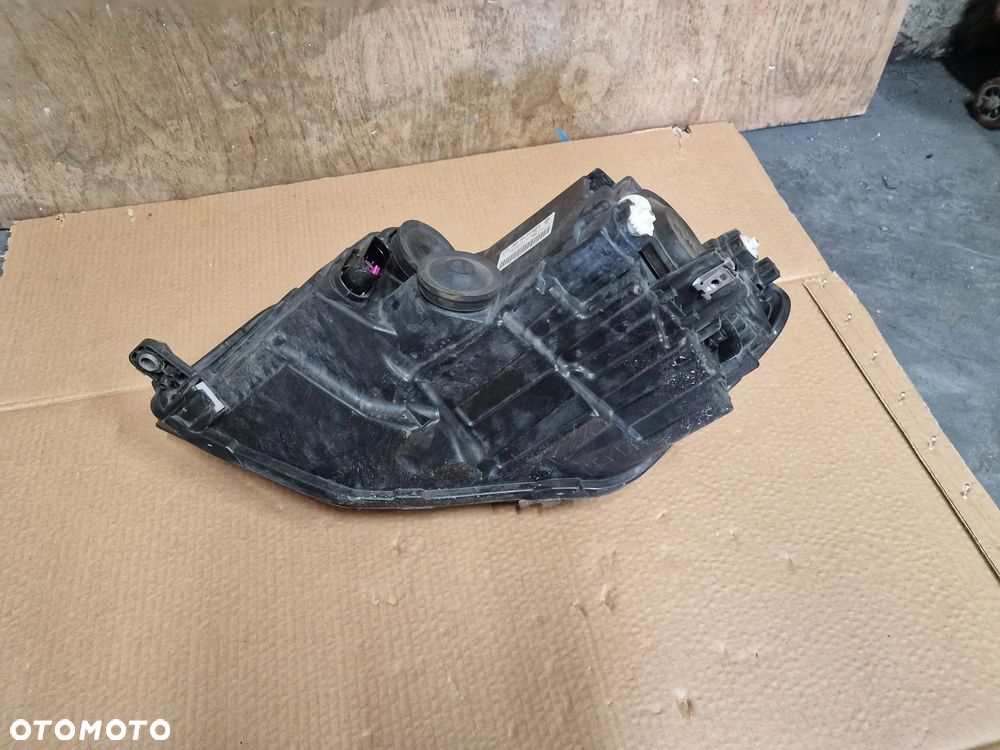 Reflektor  prawy  przód  vw CADDY  lift 2K1 941 006B - 3