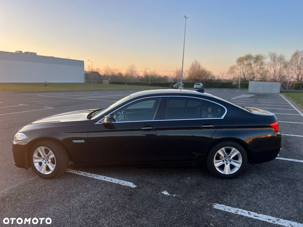BMW Seria 5 520d xDrive - 2