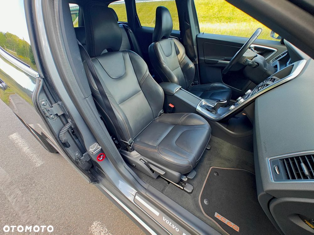 Volvo XC 60 D4 Geartronic Summum - 32