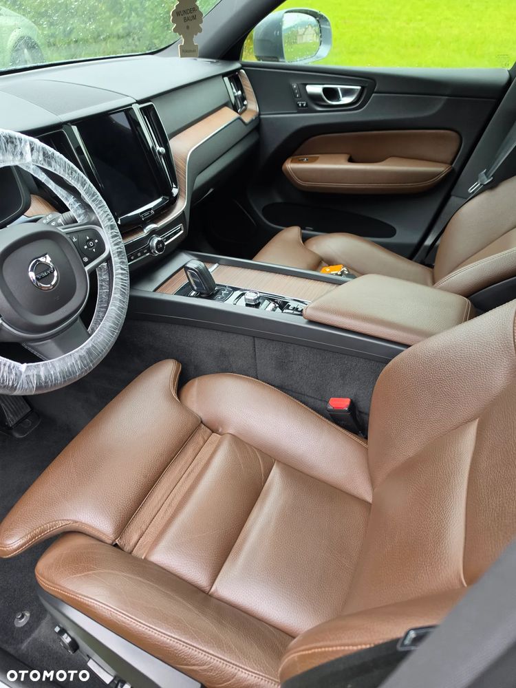 Volvo XC 60 T6 Plug-In Hybrid AWD Inscription Expression - 25
