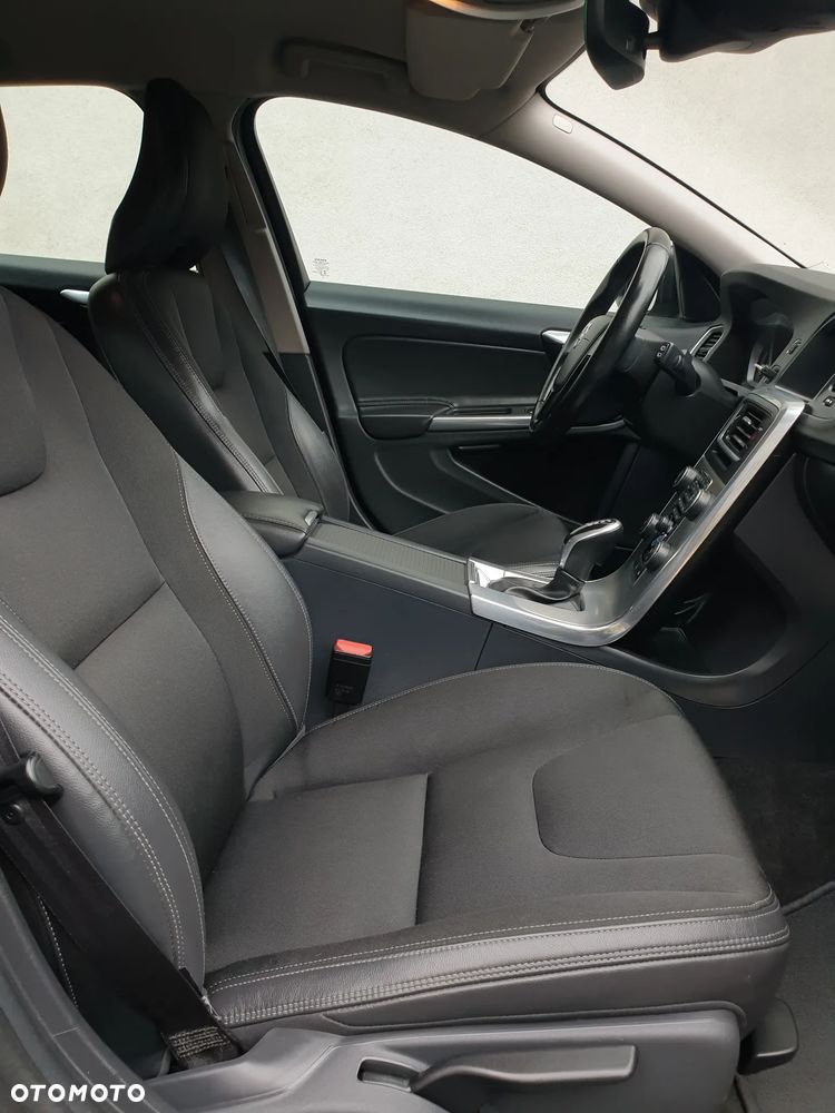 Volvo V60 D3 Geartronic Linje Svart - 32