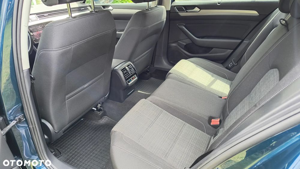 Volkswagen Passat 2.0 TDI SCR DSG Business - 5