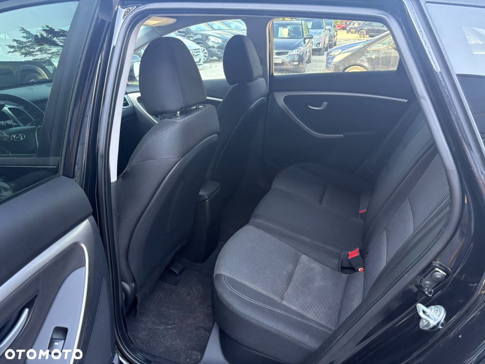 Hyundai i30 1.6 Trend - 13