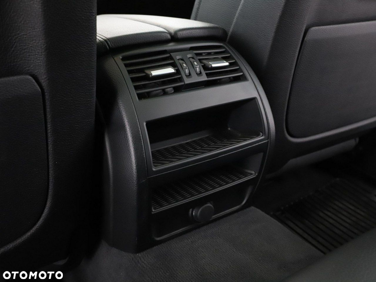 BMW Seria 5 520d - 37