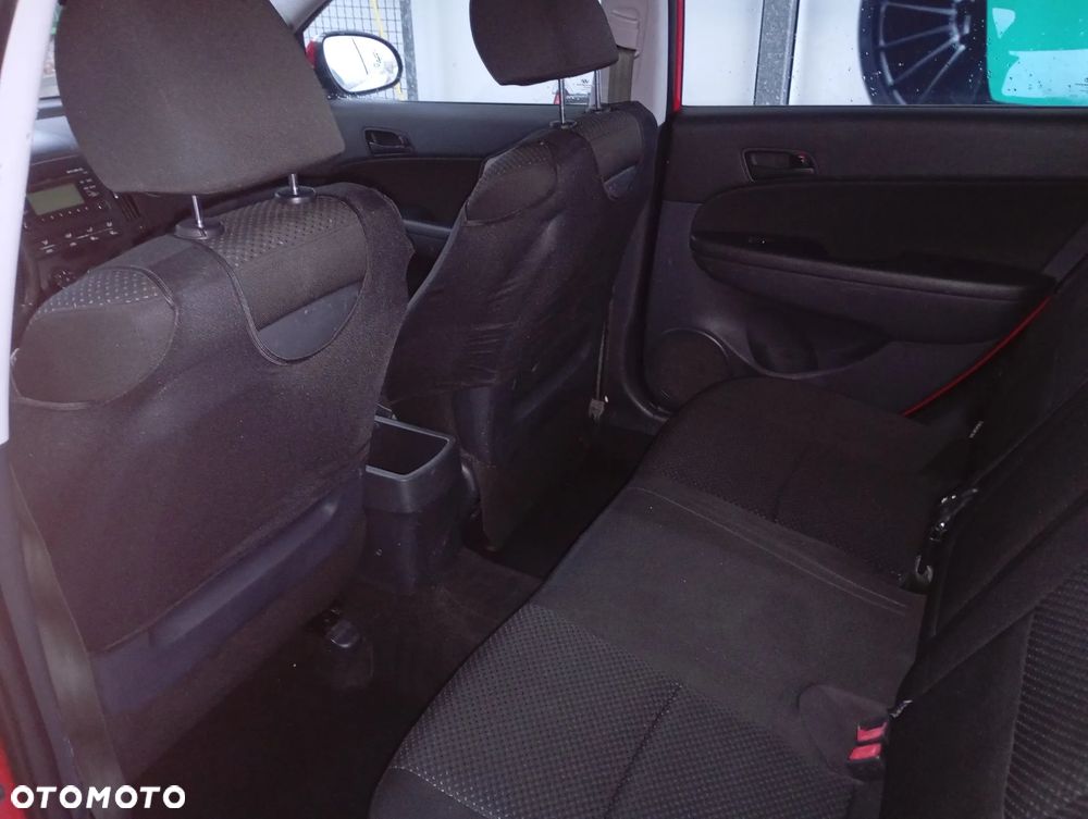 Hyundai i30 i30cw 1.4 Edition Plus - 8