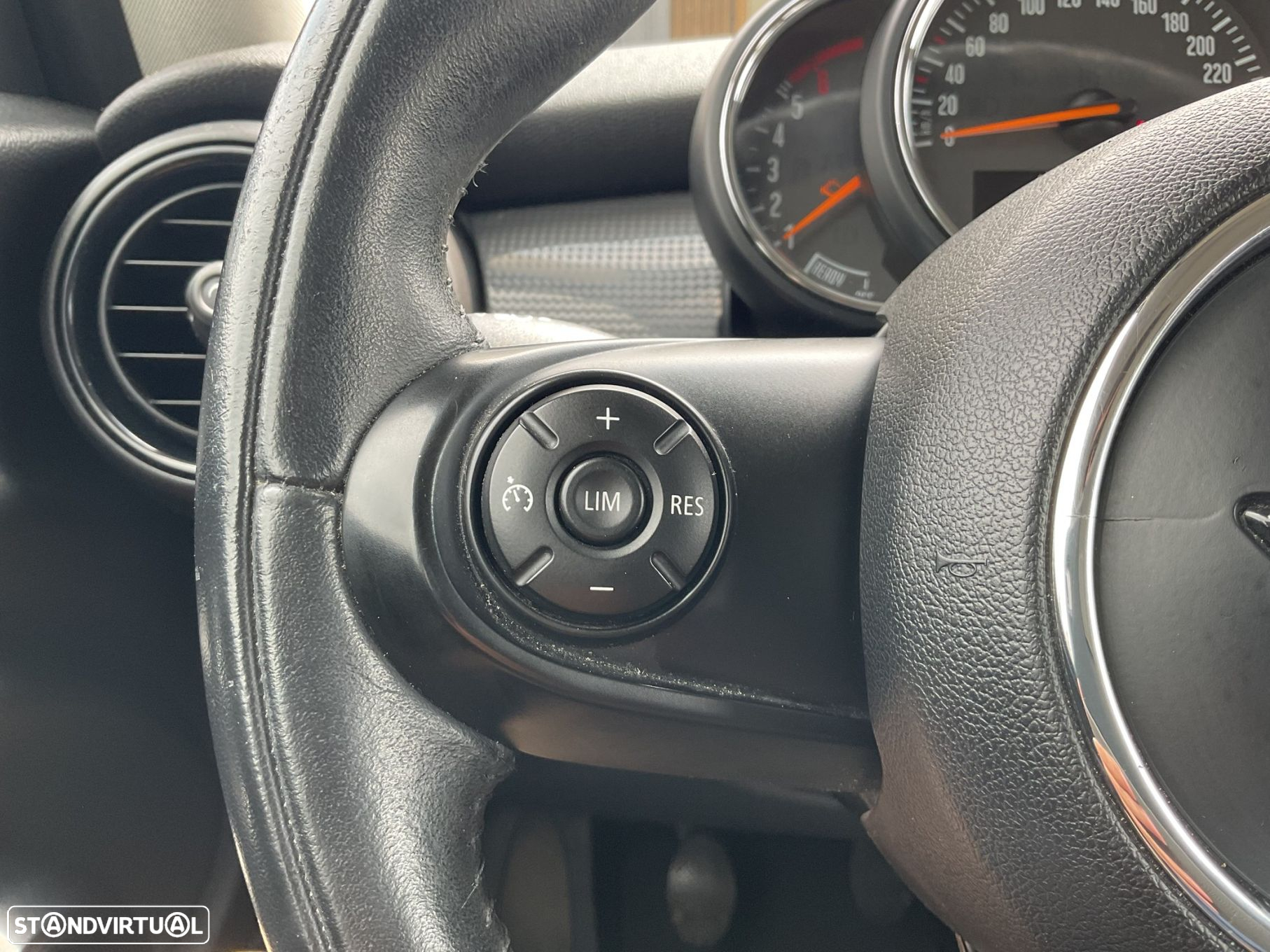MINI 3 Portas Cooper D - 38