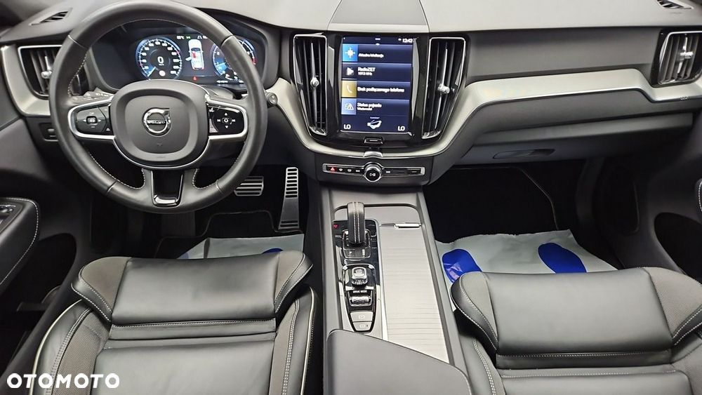 Volvo XC 60 B4 B R-Design - 13