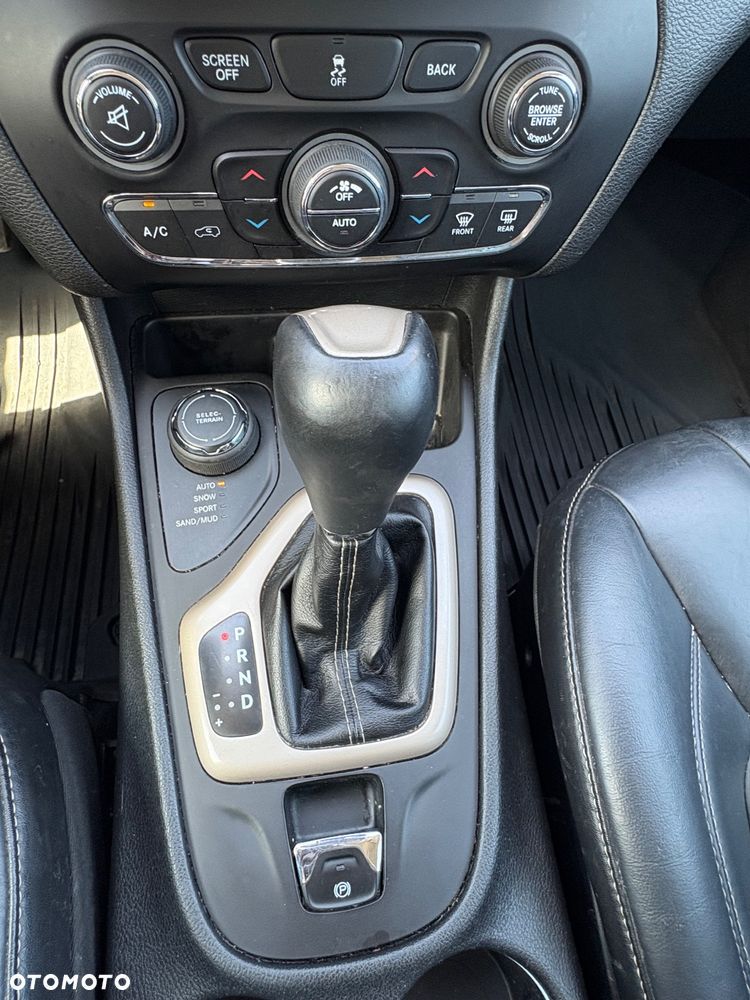 Jeep Cherokee 3.2 V6 Active Drive I Limited - 13