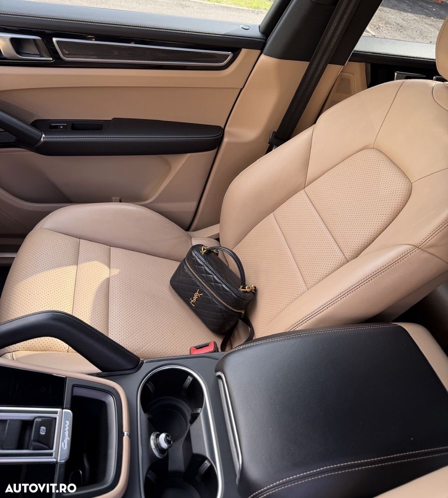 Porsche Cayenne - 17