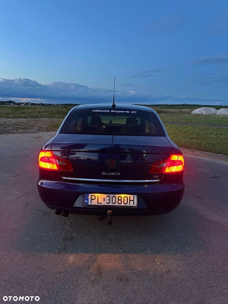 Skoda Superb 2.0 TDI Ambition - 14