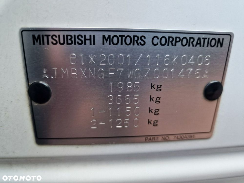 Mitsubishi Outlander - 32