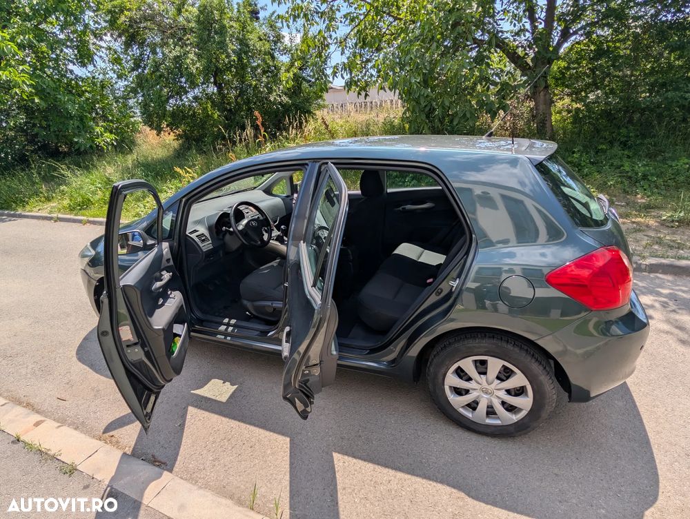 Toyota Auris 1.4 Terra - 3