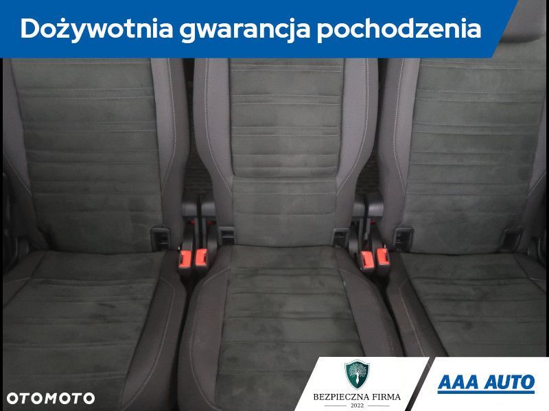 Volkswagen Touran - 11