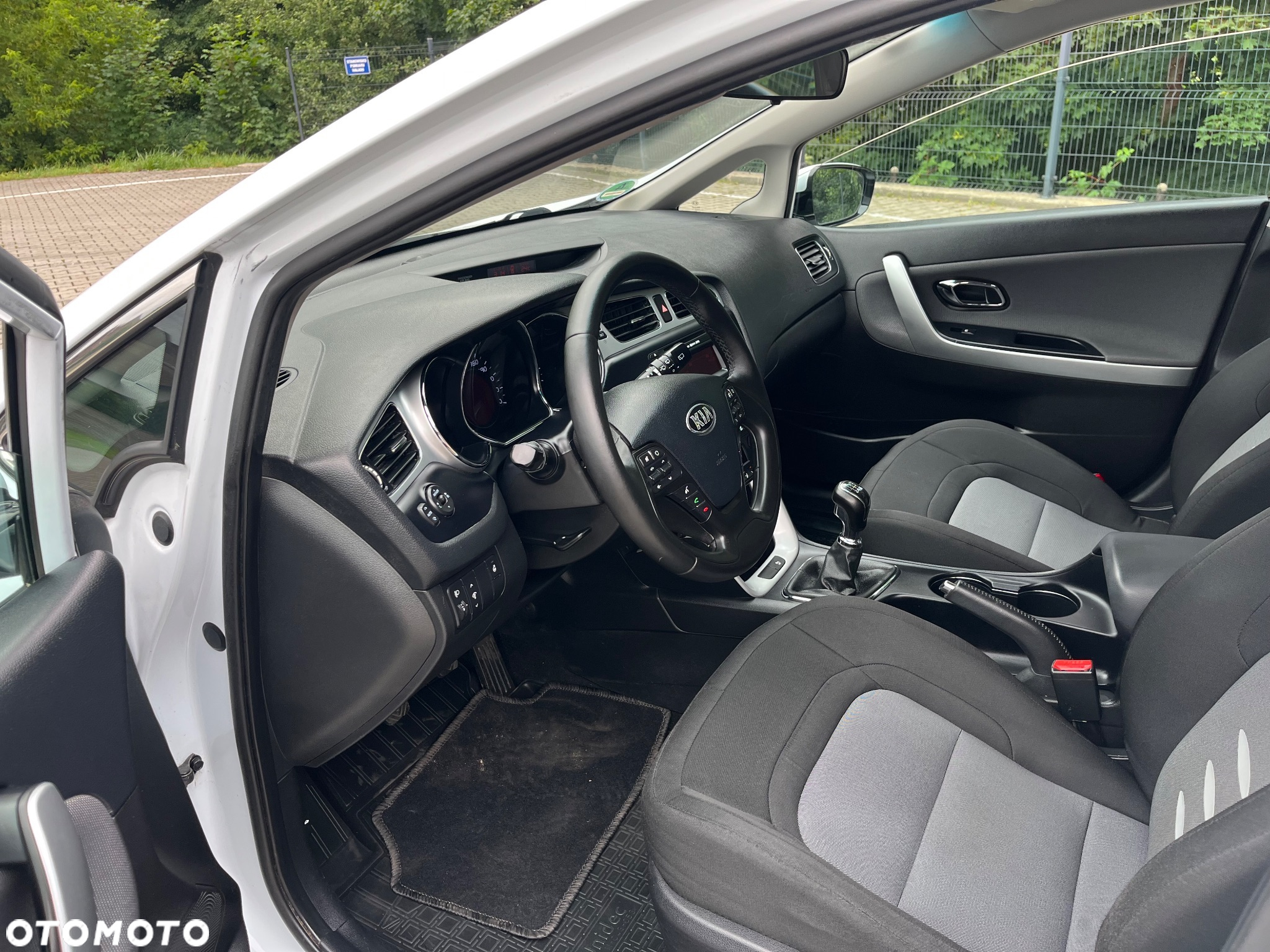 Kia Ceed 1.6 CRDi 128 Vision - 6