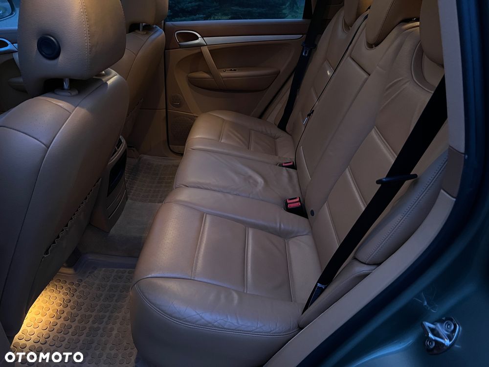 Porsche Cayenne - 33