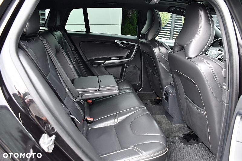 Volvo V60 D4 Geartronic R-Design - 21