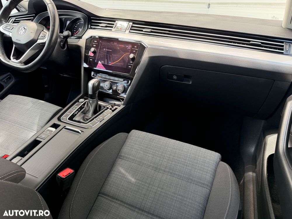 Volkswagen Passat 2.0 TDI DSG Comfortline - 19