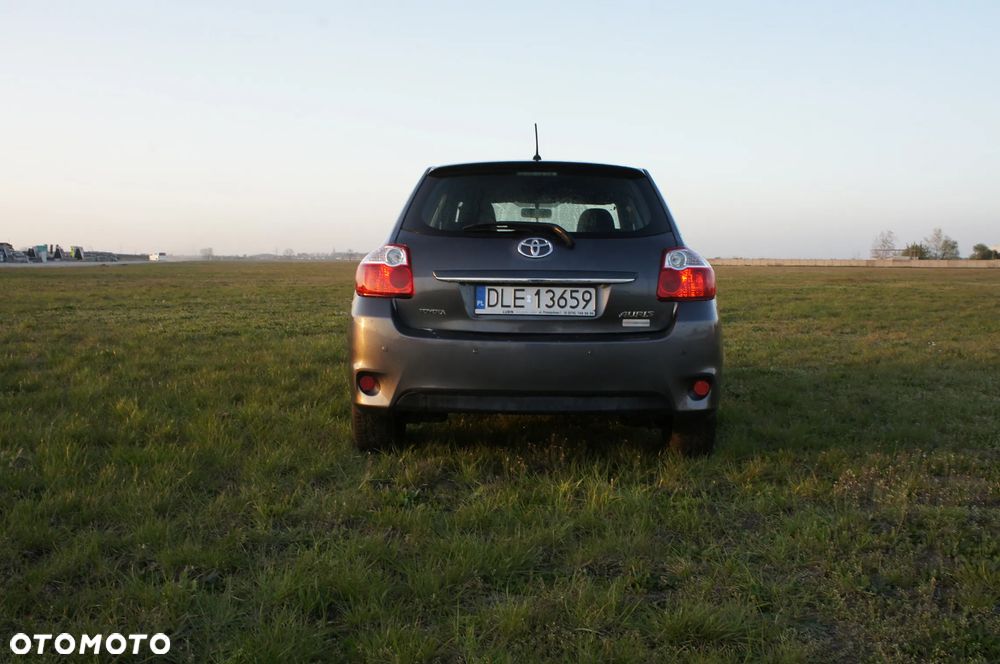 Toyota Auris 1.4 D-4D Premium - 8